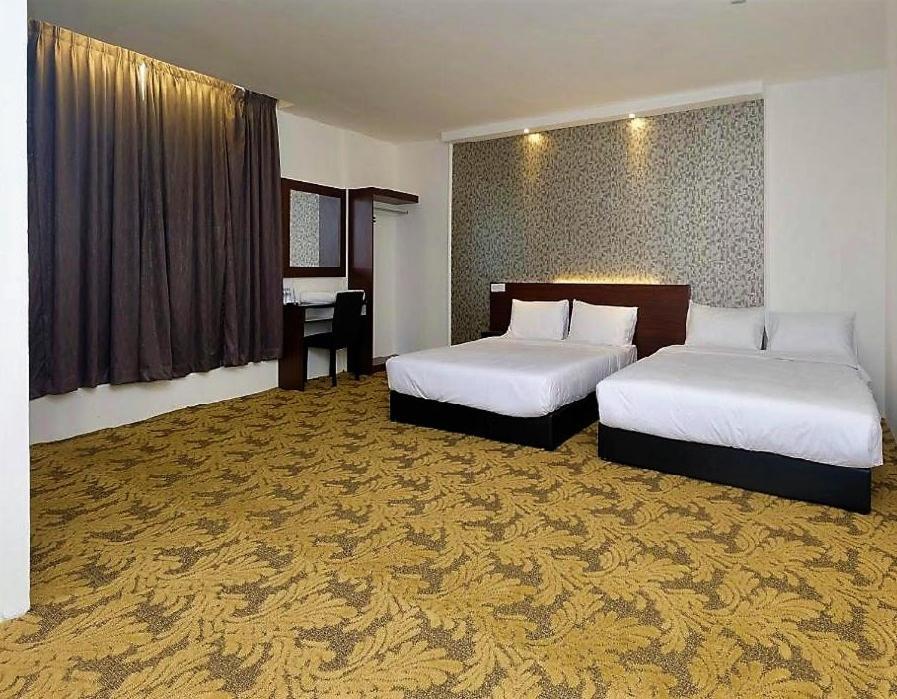 Atabara Boutique Hotel Куантан Екстериор снимка
