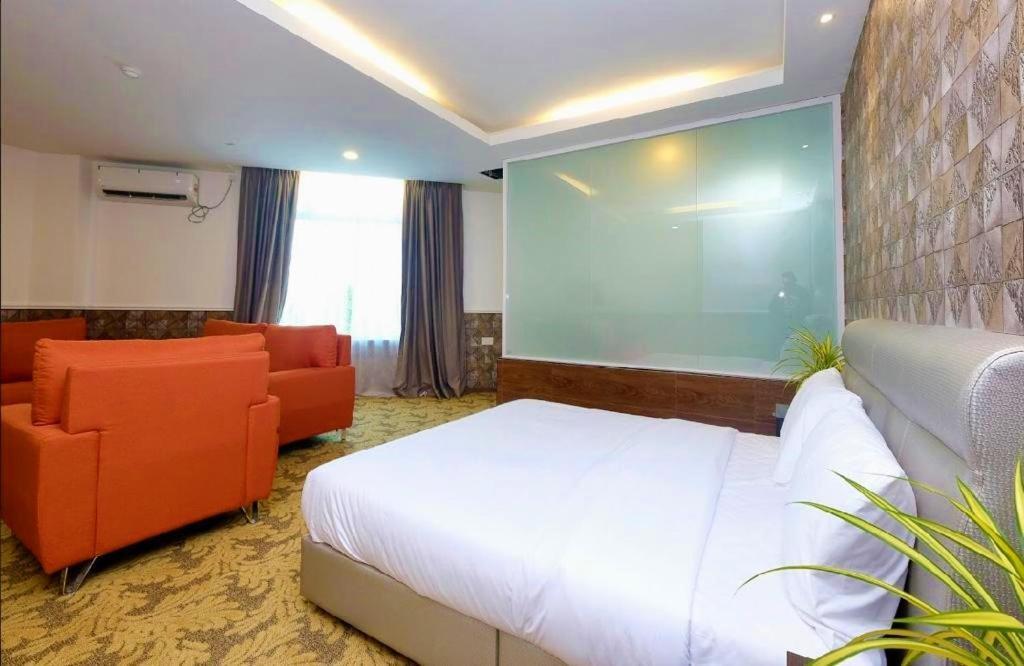 Atabara Boutique Hotel Куантан Екстериор снимка