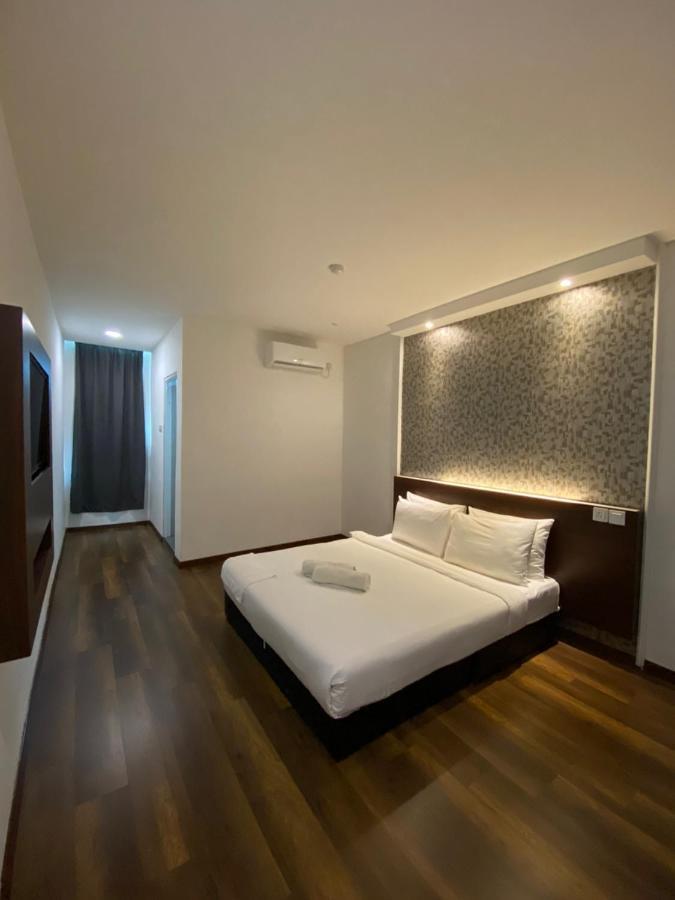 Atabara Boutique Hotel Куантан Екстериор снимка