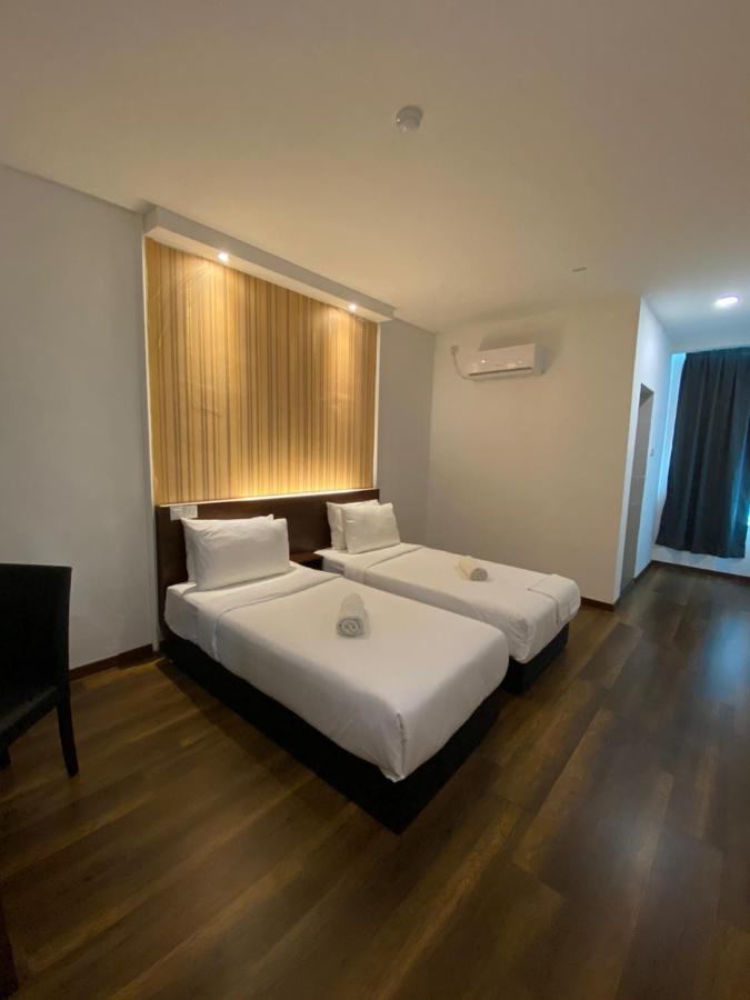 Atabara Boutique Hotel Куантан Екстериор снимка