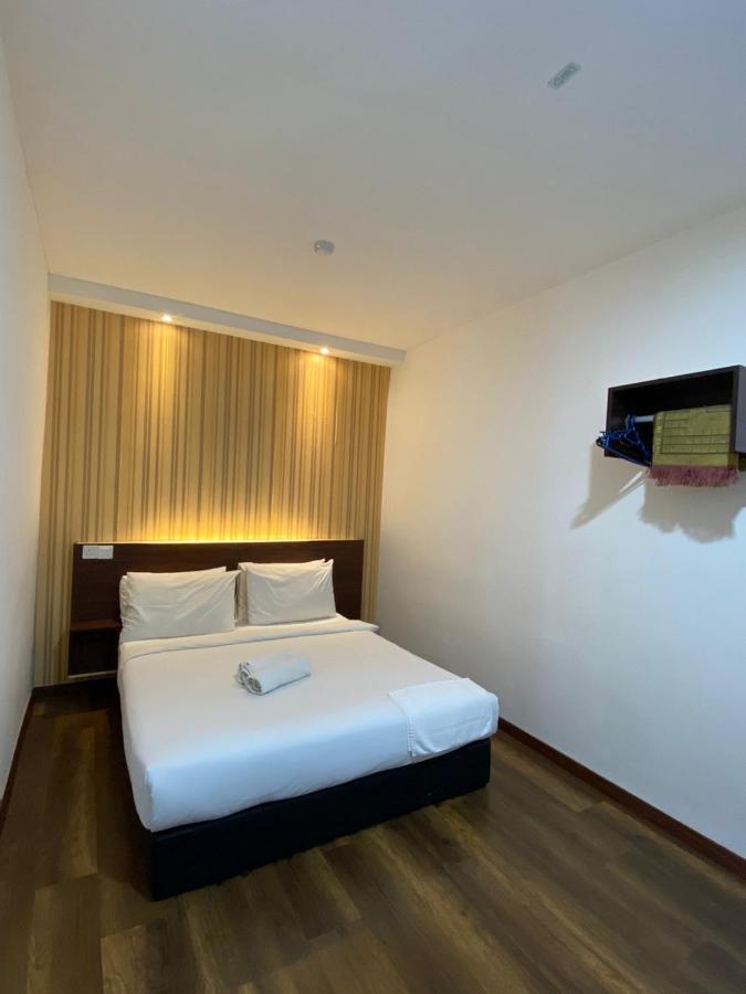 Atabara Boutique Hotel Куантан Екстериор снимка