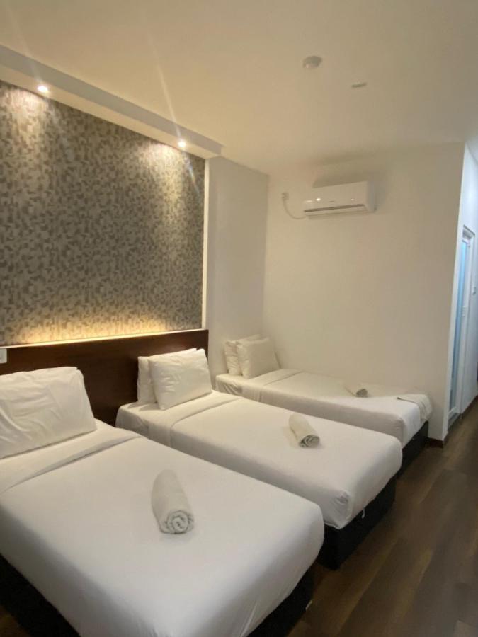 Atabara Boutique Hotel Куантан Екстериор снимка
